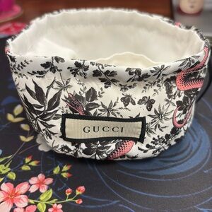 Gucci Teal and Black Floral Pouch (Medium )